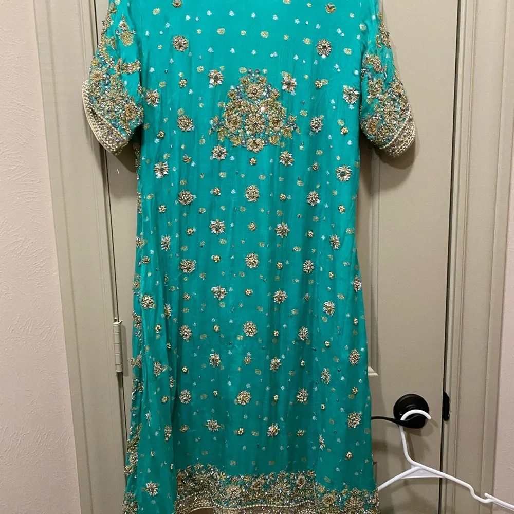 Shalwar Kameez Blue With purse clutch wedding dress - Picture 5 of 8